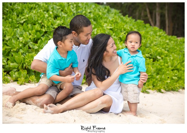 Oahu Family Pictures on Waimanalo Beach Hawaii