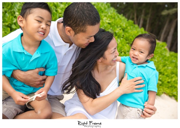 Oahu Family Pictures on Waimanalo Beach Hawaii
