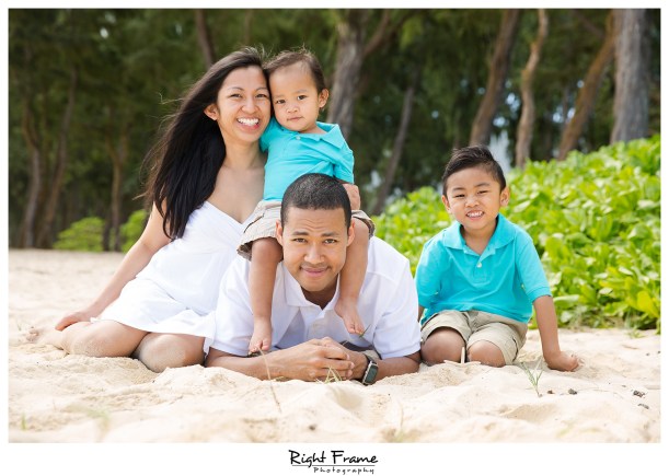 Oahu Family Pictures on Waimanalo Beach Hawaii