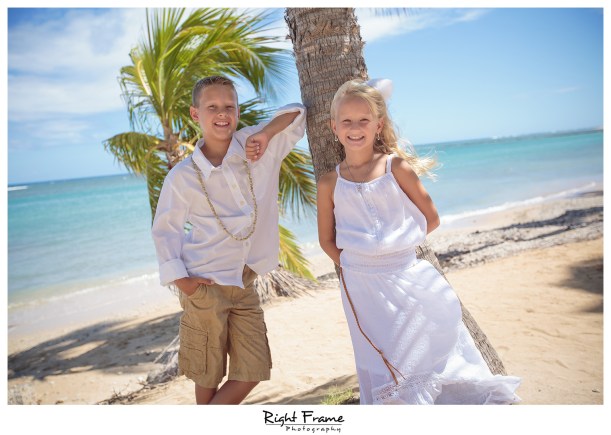 Family Photographer near Kahala Hotel & Resort Oahu Hawaii