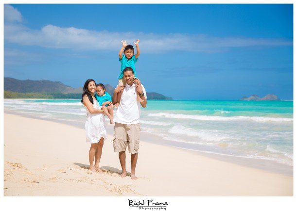 Oahu Family Pictures on Waimanalo Beach Hawaii