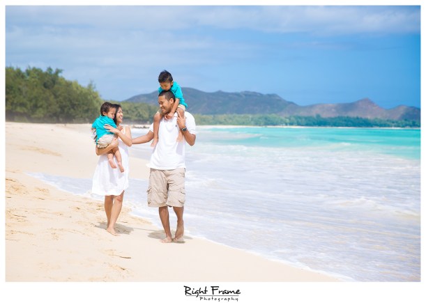 Oahu Family Pictures on Waimanalo Beach Hawaii