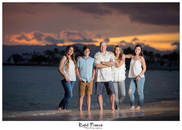 Sunset Family Portraits in Waikiki Beach near SHERATON WAIKIKI HOTEL