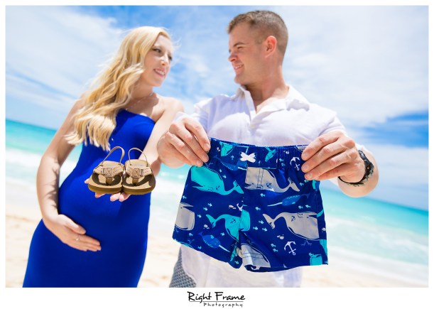 Summer Pregnancy Announcement on Oahu WAIMANALO BEACH