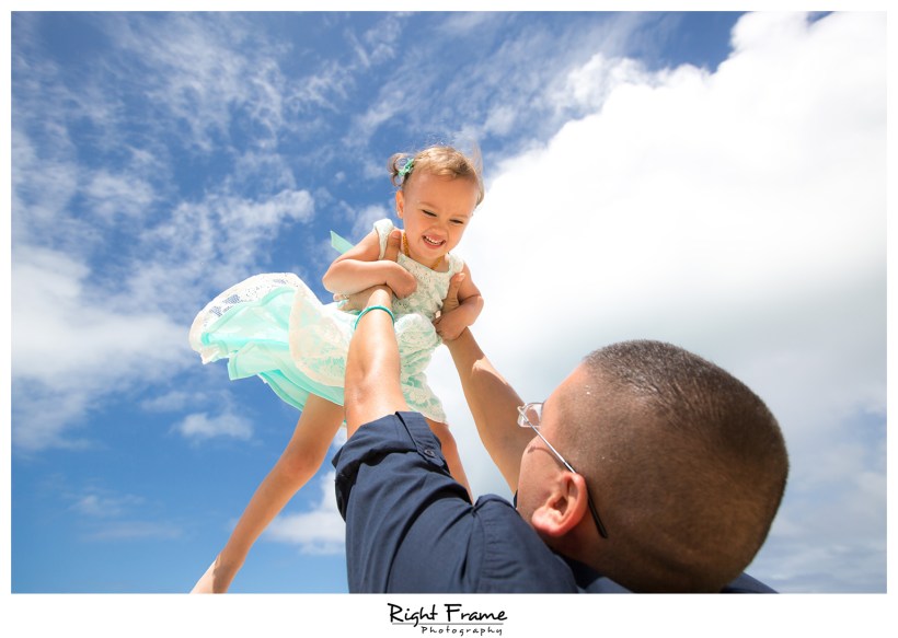 Hawaii Family Pictures at the Beach