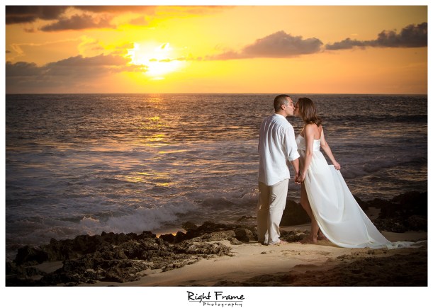 Hawaii Oahu Sunset Maternity Pictures