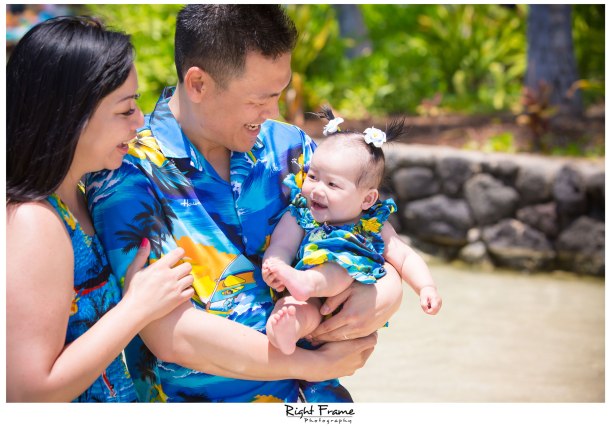 Family Portraits in Oahu WAIKIKI BEACH