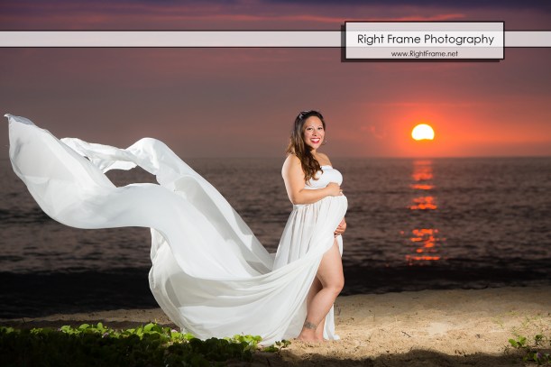 Sunset Maternity Photo Session in Hawaii Oahu