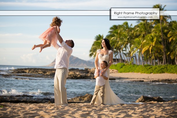 SUNSET FAMILY PHOTOGRAPHER near Aulani Disney Hotel Oahu