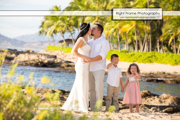 SUNSET FAMILY PHOTOGRAPHER near Aulani Disney Hotel Oahu