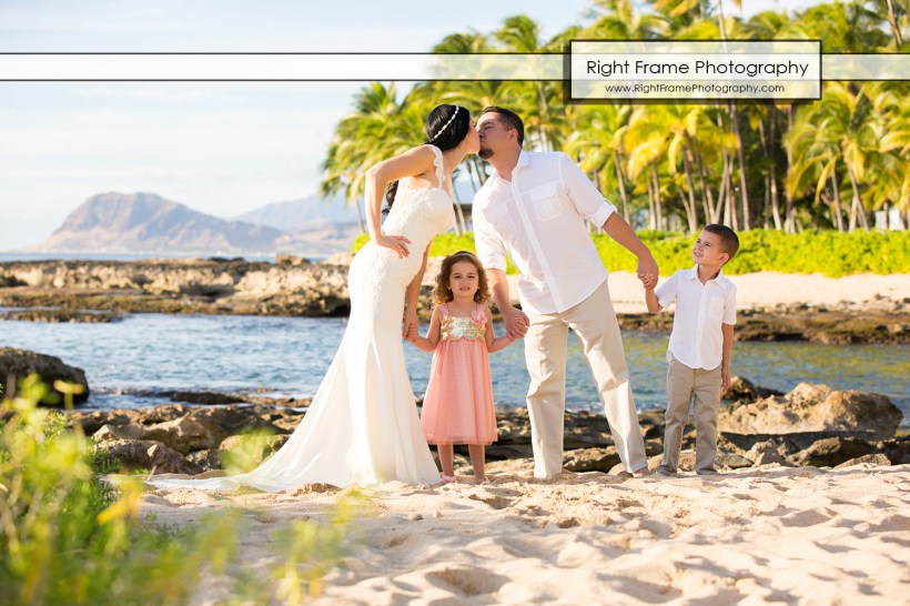 SUNSET FAMILY PHOTOGRAPHER near Aulani Disney Hotel Oahu