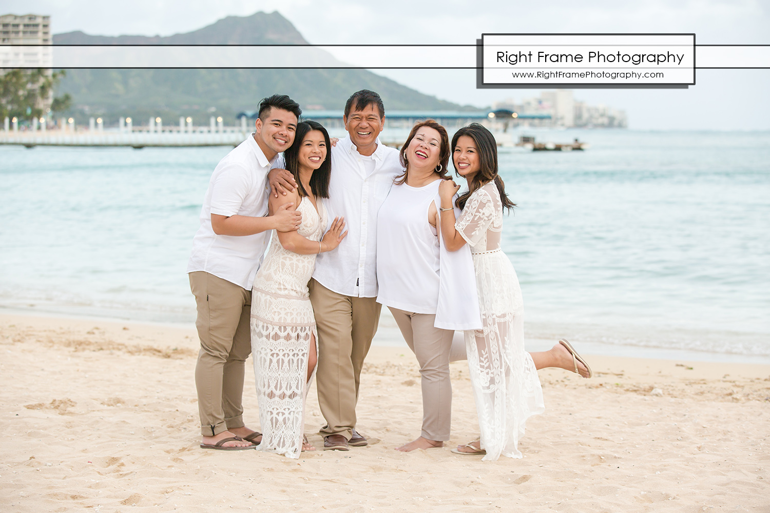 WAIKIKI BEACH FAMILY PHOTOGRAPHERS near Sheraton Waikiki Hotel