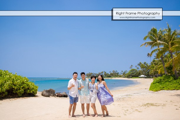 Family Photographer near Hyatt Regency Waikiki Beach Oahu Hawaii