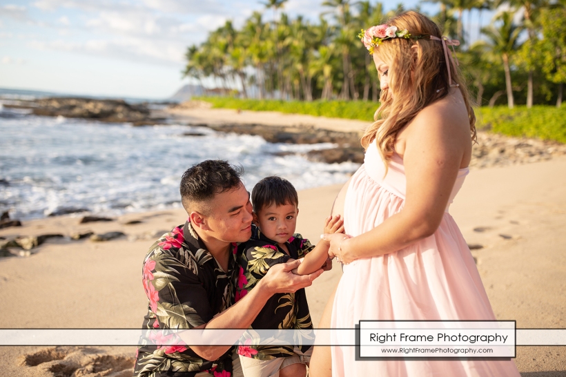 family maternity beach photographers in oahu