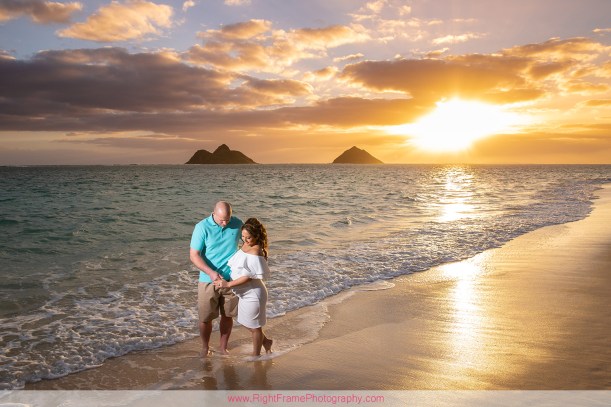 Maternity Photographer at Sunrise Lanikai Beach in Hawaii j