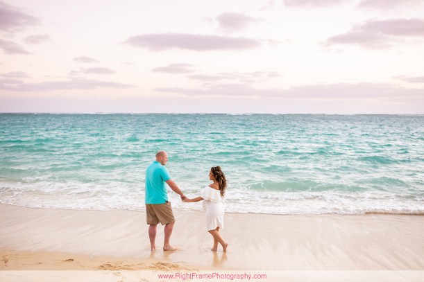 Maternity Photographer at Sunrise Lanikai Beach in Hawaii j