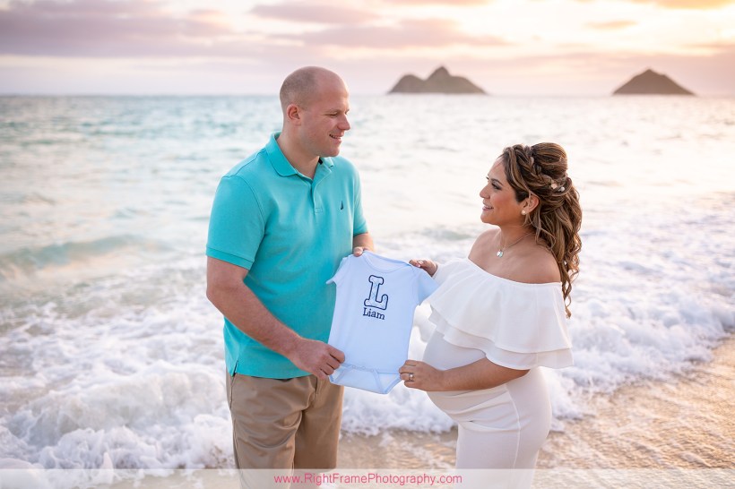 Maternity Photographer at Sunrise Lanikai Beach in Hawaii j