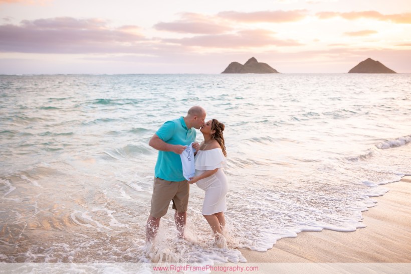 Maternity Photographer at Sunrise Lanikai Beach in Hawaii j