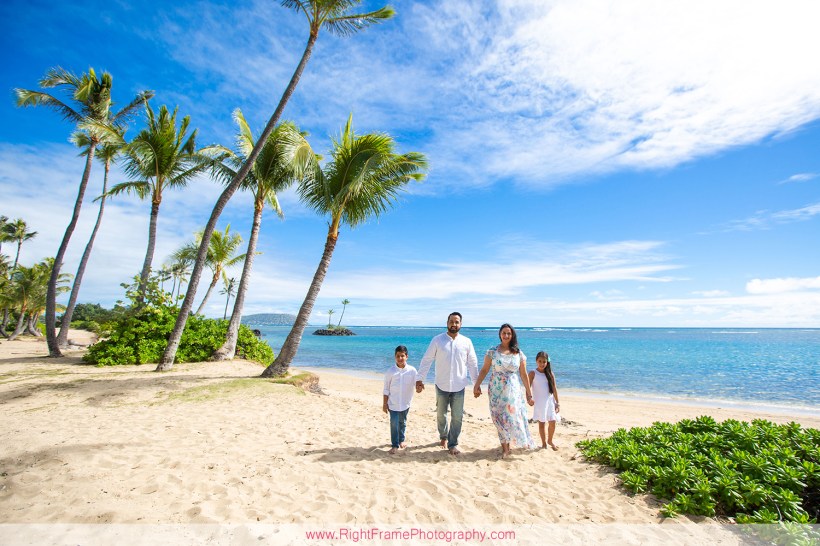 Family Christmas Photos Beach Oahu Hawaii