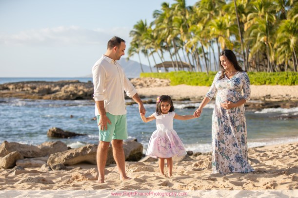 Maternity photographer near Disney Aulani