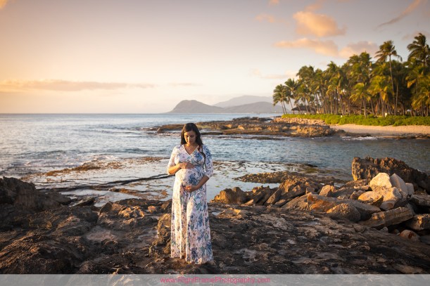 Maternity photographer near Disney Aulani