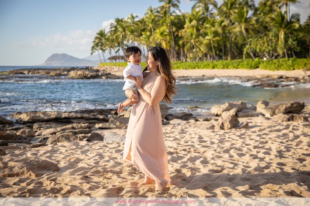 Family photographer in Kapolei Oahu